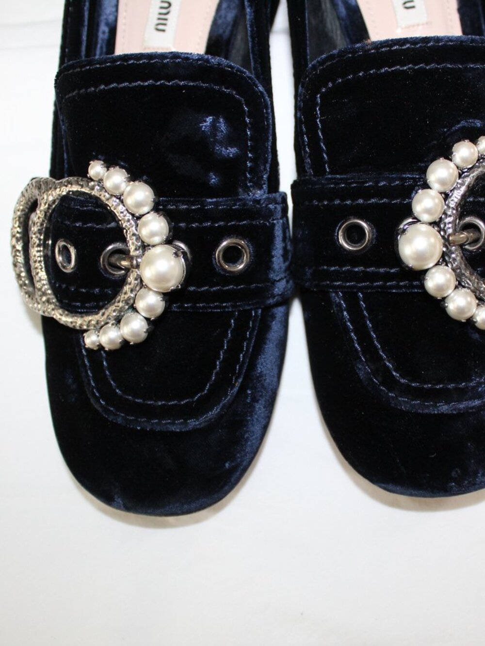 MIU MIU Embellished Faux Pearl Velvet Loafers Slip Ons Pumps Blue Chunk Heel 40 - Picture 4 of 7